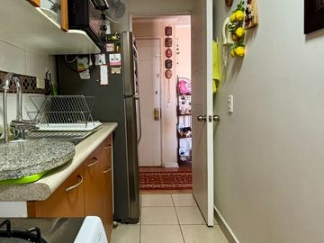 Se Vende Hermoso 2 Dormitorios + Estacionamiento. Av. Perú