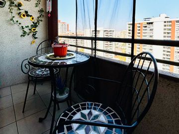 Se Vende Hermoso 2 Dormitorios + Estacionamiento. Av. Perú