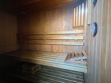Se Vende Hermoso 2 Dormitorios + Estacionamiento. Av. Perú