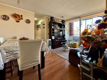 Se Vende Hermoso 2 Dormitorios + Estacionamiento. Av. Perú