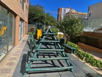 Se Vende Hermoso 2 Dormitorios + Estacionamiento. Av. Perú