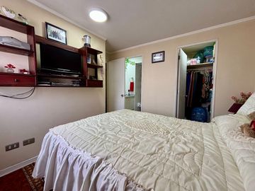 Se Vende Hermoso 2 Dormitorios + Estacionamiento. Av. Perú