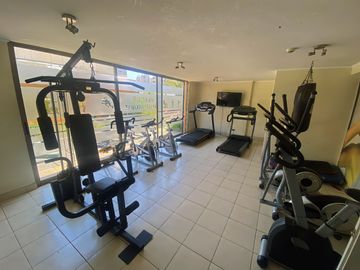 Se Vende Hermoso 2 Dormitorios + Estacionamiento. Av. Perú