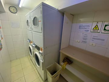 Se Vende Hermoso 2 Dormitorios + Estacionamiento. Av. Perú
