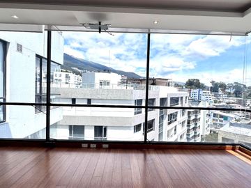 🌟 ¡Exclusivo Penthouse en Venta en Quito Tenis! 🌟