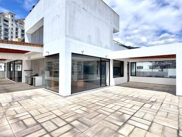 🌟 ¡Exclusivo Penthouse en Venta en Quito Tenis! 🌟
