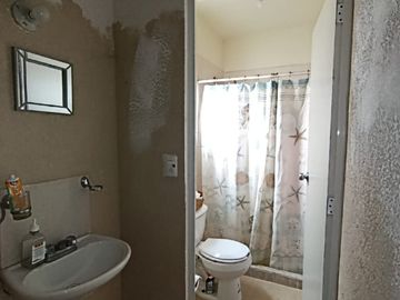 HERMOSA CASA 2 PISOS