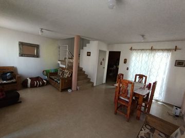 HERMOSA CASA 2 PISOS