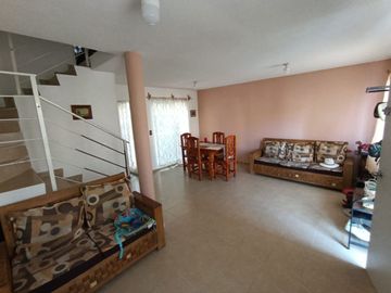 HERMOSA CASA 2 PISOS
