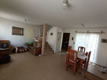 HERMOSA CASA 2 PISOS