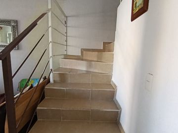HERMOSA CASA 2 PISOS