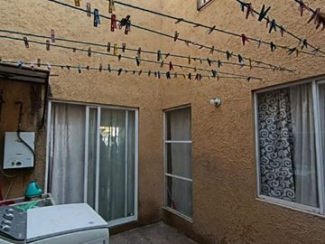 HERMOSA CASA 2 PISOS