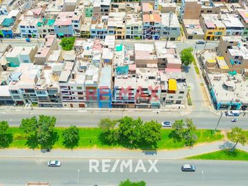 Se Vende Casa Primer Piso De 181M2 (incluye Triplex En Patio Interno), San Juan de Lurigancho