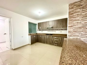 AMPLIO DEPARTAMENTO DE ESTRENO EN VENTA– URB. MIRAFLORES -PIURA