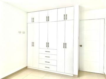AMPLIO DEPARTAMENTO DE ESTRENO EN VENTA– URB. MIRAFLORES -PIURA