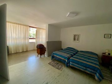 Venta de amplio departamento en Ancón