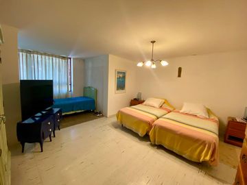 Venta de amplio departamento en Ancón