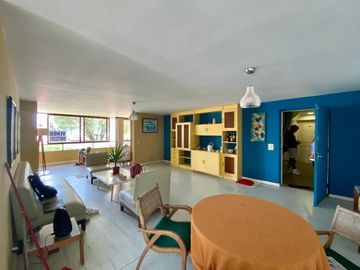 Venta de amplio departamento en Ancón