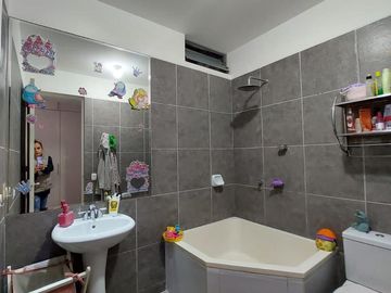 Alquilo excelente departamento en San Isidro