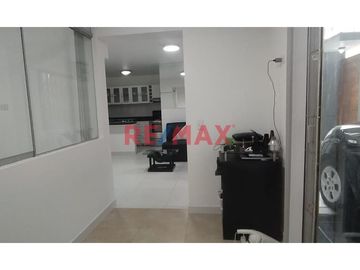 EN VENTA FUNCIONAL Y HERMOSO DPTO FLAT EN PRIMER PISO  SURCO