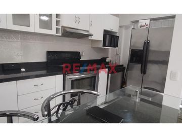 EN VENTA FUNCIONAL Y HERMOSO DPTO FLAT EN PRIMER PISO  SURCO