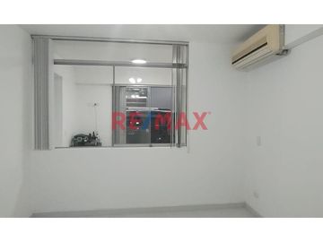 EN VENTA FUNCIONAL Y HERMOSO DPTO FLAT EN PRIMER PISO  SURCO