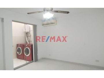 EN VENTA FUNCIONAL Y HERMOSO DPTO FLAT EN PRIMER PISO  SURCO