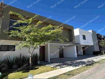 CASA EN VENTA EN VALLES DEL MOLINO 
