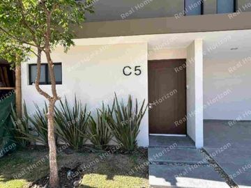 CASA EN VENTA EN VALLES DEL MOLINO 