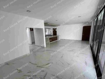 CASA EN VENTAS EN VALLES DEL MOLINO 