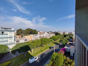 Tríplex De 207 M2 Frente A Av. La Merced – Santiago De Surco.