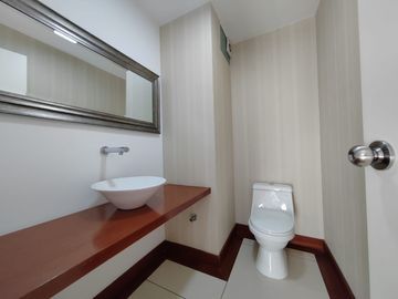 Tríplex De 207 M2 Frente A Av. La Merced – Santiago De Surco.