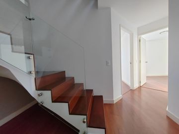 Tríplex De 207 M2 Frente A Av. La Merced – Santiago De Surco.