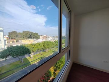 Tríplex De 207 M2 Frente A Av. La Merced – Santiago De Surco.
