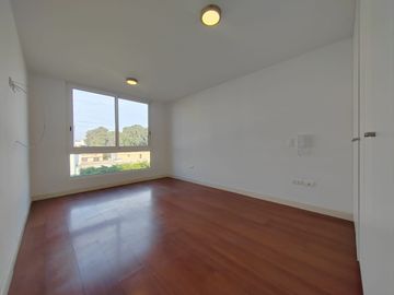 Tríplex De 207 M2 Frente A Av. La Merced – Santiago De Surco.