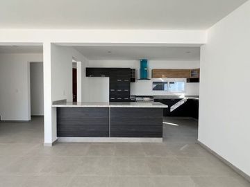 MODERNA CASA NUEVA EN FRACCIONAMIENTO BRISAS
