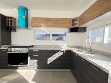 MODERNA CASA NUEVA EN FRACCIONAMIENTO BRISAS
