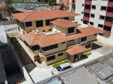Venta departamento dúplex sector Agua Clara - Quito