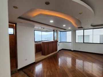 Venta departamento dúplex sector Agua Clara - Quito