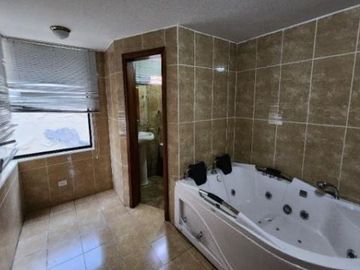 Venta departamento dúplex sector Agua Clara - Quito