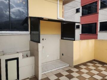Venta departamento dúplex sector Agua Clara - Quito