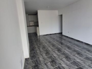 Venta Amplio Departamento En Estreno - Villa Maria Del Triunfo - Piso 1