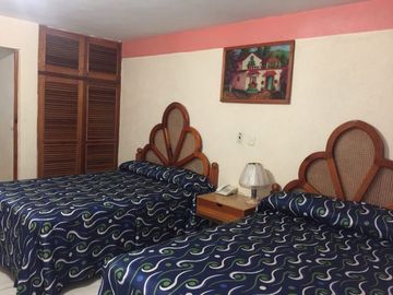 Acapulco Hotel En Venta Funcionando En La Zona Dorada A Pasos De La Costera