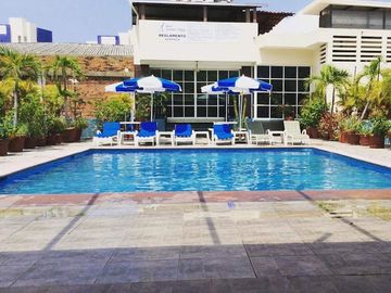 Acapulco Hotel En Venta Funcionando En La Zona Dorada A Pasos De La Costera