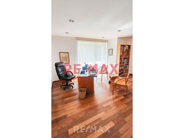Vendo Exclusiva Casa Amplia De 3 Pisos +Terraza 520M2 Techado