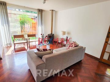 Vendo Exclusiva Casa Amplia De 3 Pisos +Terraza 520M2 Techado