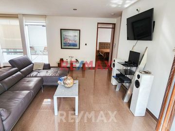 Vendo Exclusiva Casa Amplia De 3 Pisos +Terraza 520M2 Techado
