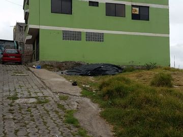 Venta de casa, sector Santa Isabel - Quito
