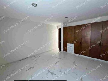 CASA EN VENTA EN VALLES DEL MOLINO 
