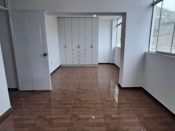 Venta Amplio Departamento En Estreno - Villa Maria Del Triunfo - Piso 2